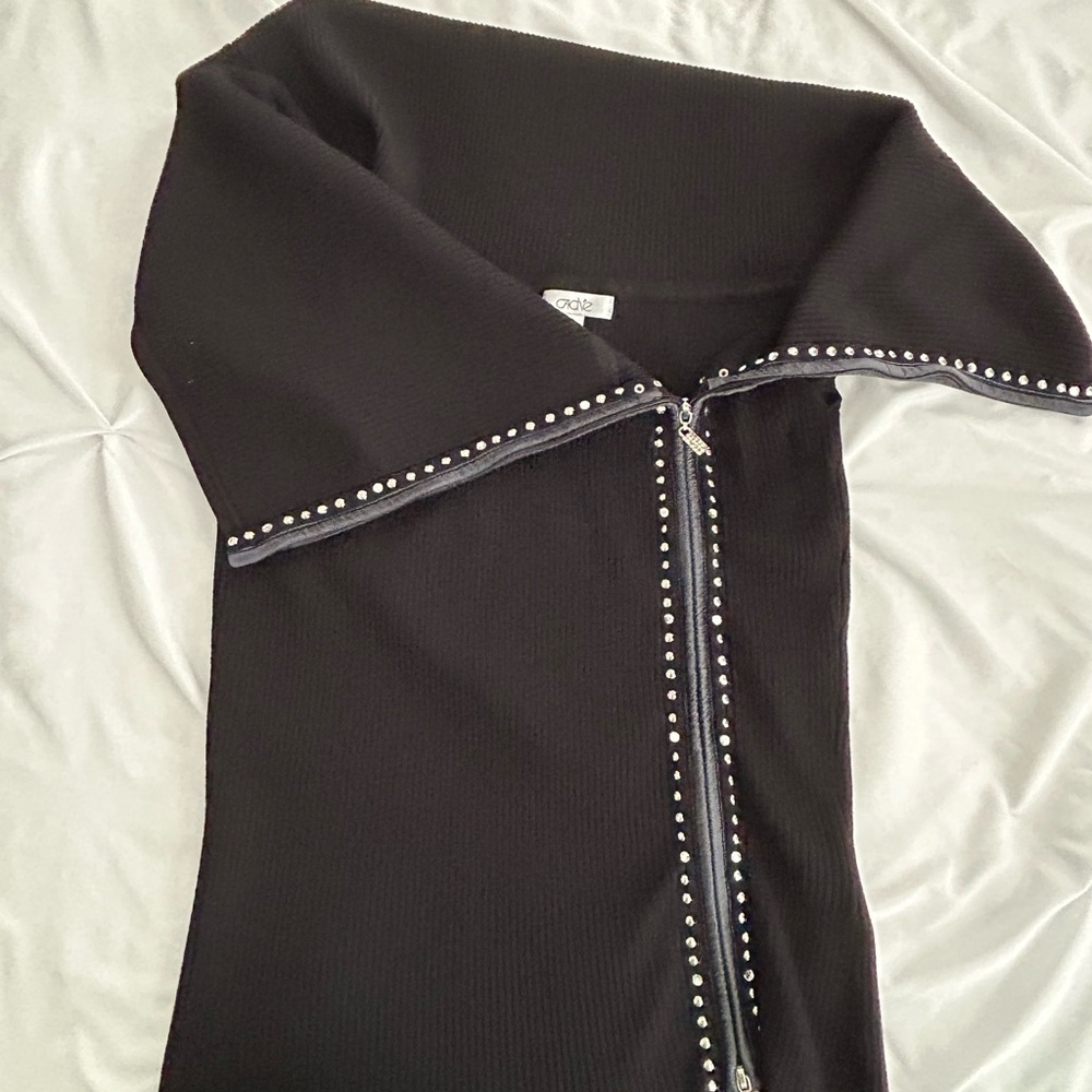 Cache,  blouse, black, medium, sleeveless, good condition.